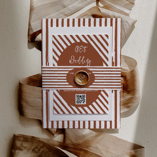 Hand Drawn Terracotta Stripe Wedding Uitnodigingen Wikkel