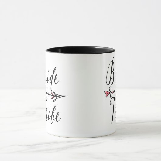 Hand getrokken "Bruid Tribe" met Pijl met Roze | Mok (Midden)