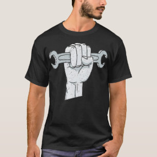Hand houden van een moersleutel Mechanic Car Shop T-shirt