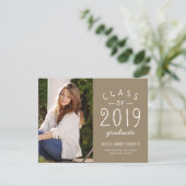 Hand Lettered Afstuderen Fotoaankondiging Buff Aankondiging (Staand voorkant)