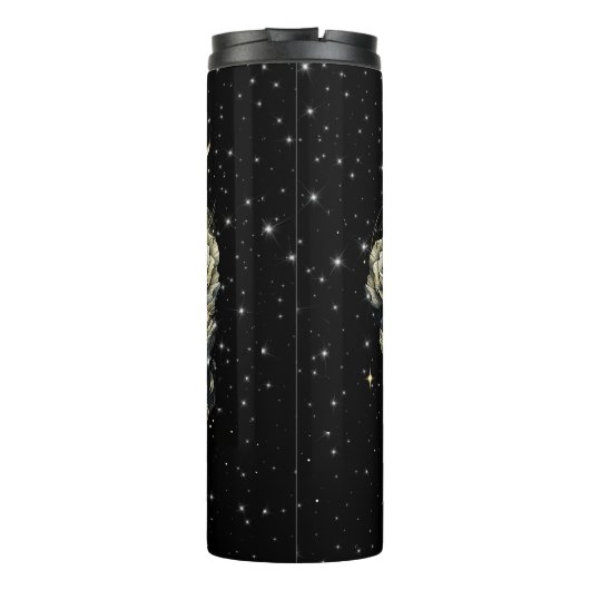 Hand met een kristal onder het maanlicht thermosbeker (Achterkant)