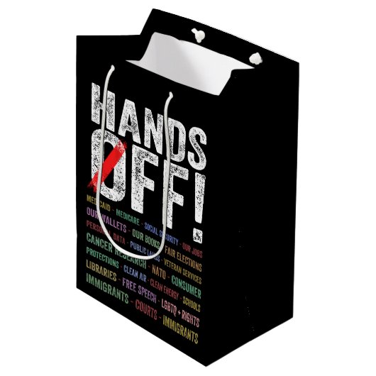 Handen af van protest medium cadeauzakje (Voorkant Gekanteld)
