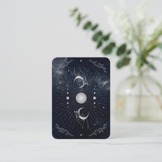Handen met Moons Cosmos Astrology Tarot Visitekaartje (Staand voorkant)