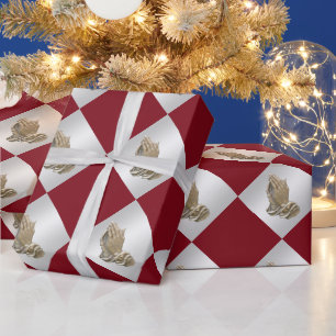 Handen met religieuze faux zilveren maroon cadeaupapier