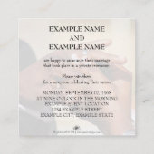 Handen van een bruidspaar met ring informatiekaartje (Achterkant)