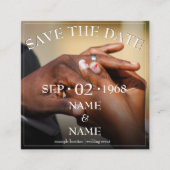 Handen van een bruidspaar met ring informatiekaartje (Voorkant)