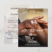 Handen van een bruiloft met een ring informatiekaartje (Voorkant / Achterkant)