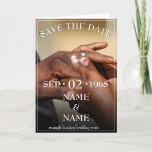 Handen van een bruiloft met ring feestdagen kaart