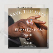 Handen van een gekleurde bruiloft op de ring (Voorkant / Achterkant)