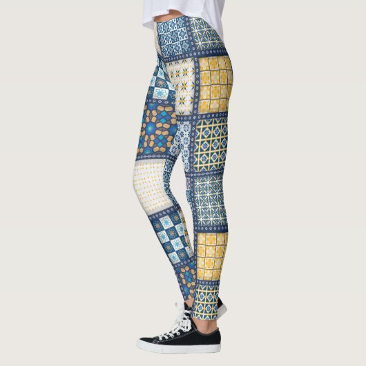 Handgemaakt gelakt weefsel. Leggings (Links)