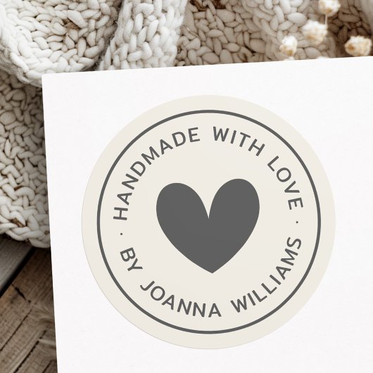 Handgemaakt met liefde hart naam licht bruin ronde sticker