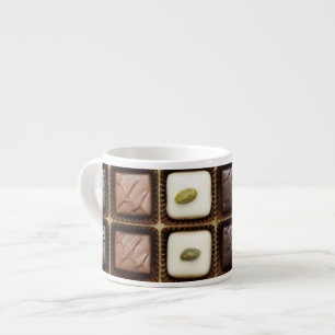 Handgemaakte luxe chocolade in een doos espresso kop