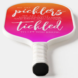 Handgeschreven Picklers knipperen en roze station. Pickleball Paddle