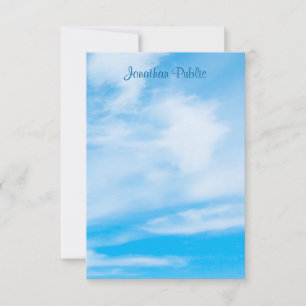 Handgeschreven script naam blauwe lucht wolken sja notitiekaartje