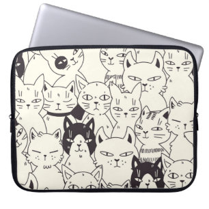 Handgetekende katten doodle naadloos patroon. laptop sleeve