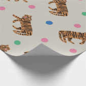 handgetekende tijger en kleurrijke polka stippen  cadeaupapier (Hoek)