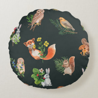 Handgetrokken naadloos patroon met waterverf bos rond kussen