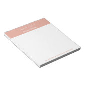 Handschrift van de bureau van de koraalroze notitieblok (Schuin)