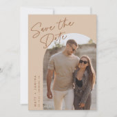 Handschroefboogfoto met scripts save the date (Voorkant)