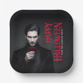 Handsome vampire drinking blood Happy Halloween Papieren Bordje (Voorkant)