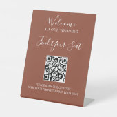 Handwritten script QR code wedding seating Reclamebord Met Voetstuk (Voorkant)