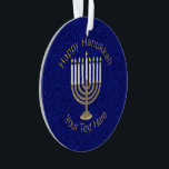 Hanoukka Gold Menorah Elegant Chrismukkah<br><div class="desc">Un élégant ornement de vacances Chrismukkah fait un cadeau ou un souvenir réfléchi pour les couples et les familles qui mélangent leurs vacances pour créer des souvenirs uniques pour les années à venir. Un arrière - plan bleu profond de minuit presque brillant est la toile de fond de mon antique...</div>