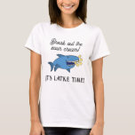 Hanoukka Latke Time / T-shirt de base pour femmes<br><div class="desc">"C'est l'heure des lattes" Chemise. Personnalisez en supprimant du texte et en ajoutant le vôtre. Utilisez votre couleur, votre style et votre taille de police préférés. Merci de vous être arrêté et de faire du shopping par ! Très apprécié. Heureux Chanoukah/Hanoukka ! ! ! ! Style : T-shirt de base...</div>