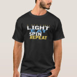 Hanoukka "Léger Mange Spin Repeat" T-shirt noir<br><div class="desc">Hanoukka "Light Eat Spin Repeat" Black T-Shirt Style : Homme Basic T-Shirt Merci de vous être arrêté et de faire du shopping! Très apprécié ! Joyeux Chanoukah/Hanoukka ! Confortable décontracté, ce t-shirt est un indispensable dans votre garde-robe. 100 % coton, tout le monde peut le porter. Double couture des ourlets...</div>