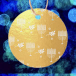 Hanoukka Menorah Foil Favoriser les étiquettes<br><div class="desc">.Célébrez huit jours et huit nuits du Festival des lumières avec des cartes Hanoukka et des cadeaux. La fête des lumières est ici. Allumez la menorah, jouez avec le dreidel et festoyez sur les latkes et les sufganiyots. Célébrez l'esprit d'Hanoukka avec vos amis, votre famille et vos proches en leur...</div>