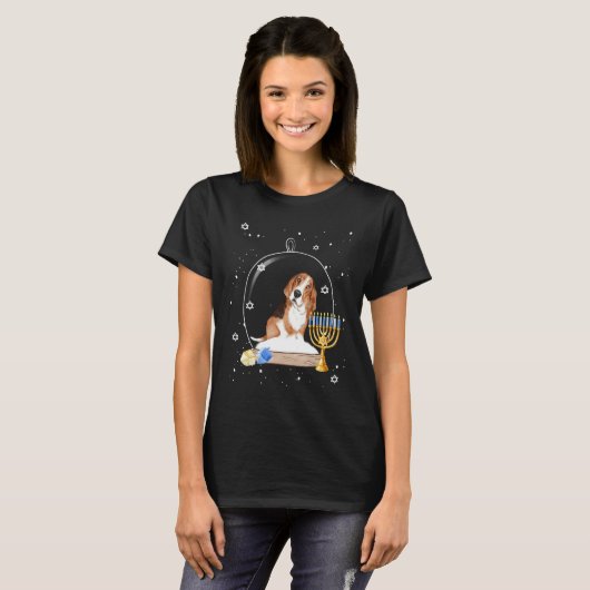 Hanukkah Basset Hound Dog Snow Globe Pajama T-shirt (Voorkant volledig)