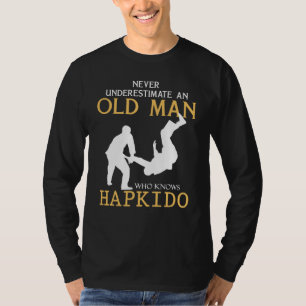 Hapkido Humor: Onderschat nooit een oud Man met T-shirt