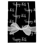 Happy 16th Birthday Bow op Black Medium Gift Bag Medium Cadeauzakje (Achterkant)