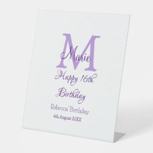 Happy 16th Birthday paarse naam toevoegen monogram Reclamebord Met Voetstuk