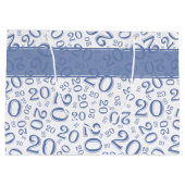 Happy 20th Birthday Number Pattern Blue and White Groot Cadeauzakje (Achterkant)