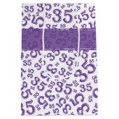 Happy 35th Birthday Number Pattern Paars/White Medium Cadeauzakje (Achterkant)