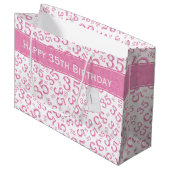Happy 35th Birthday Number Pattern Pink/White Groot Cadeauzakje (Voorkant Gekanteld)