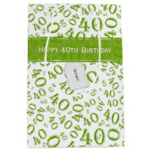 Happy 40th Birthday Number Pattern Green and White Medium Cadeauzakje (Voorkant)