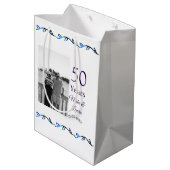 Happy 50th Anniversary Voeg paar naam datum bruilo Medium Cadeauzakje (Achterkant Gekanteld)