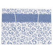 Happy 65th Birthday Party Pattern Blue and White Groot Cadeauzakje (Achterkant)