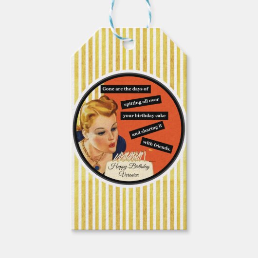 Happy Birthday Blowing Out Candles  Funny Cadeaulabel (Voorkant)