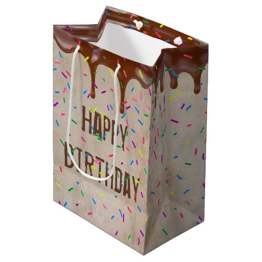 Happy Birthday Driving Chocolate Icing Medium Cadeauzakje (Voorkant Gekanteld)