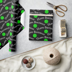 Happy Birthday Groene Pickleballs op zwart Cadeaupapier