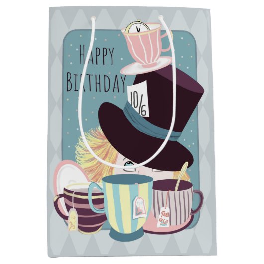     Happy Birthday Mad Hatter Tea Party Medium Cadeauzakje (Voorkant)