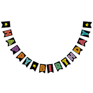 HAPPY BIRTHDAY = MULTICOLORED OP ZWARTE ACHTERGRON VLAGGETJES