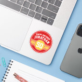 Happy Birthday Sportstripes met Goud Red Sticker (Laptop met iPhone)