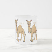 Happy camel cartoon illustratie matglas koffiemok (Center)