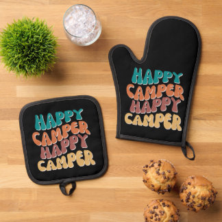 Happy Camper Retro Wavy Tekst Zwarte achtergrond Ovenwant & Pannenlap Set