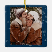 Happy Couple CUSTOM Duitse Blauwe Sneeuw Kerstmis Keramisch Ornament (Voorkant)