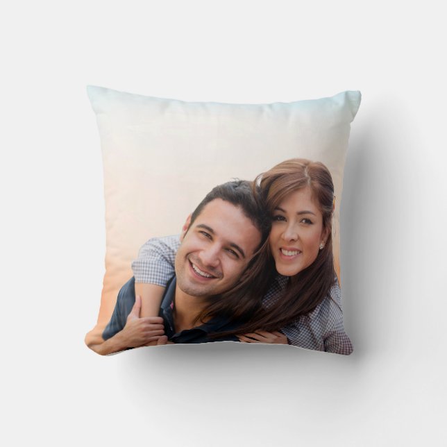 Happy Couple Photo Throw Pillow - Personalized  Kussen (Voorkant)