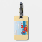 Happy Crab on Beach with Lighthouse Bagagelabel (Achterkant verticaal)